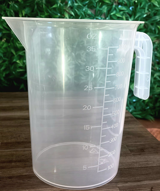 1000ml clear plastic measuring jug with ml and oz dual scale markings and easy-pour spout
